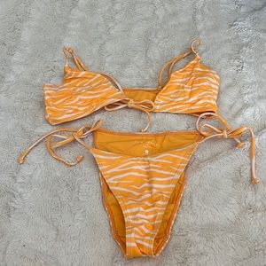 La hearts bikini, size small top, size x-small bottoms